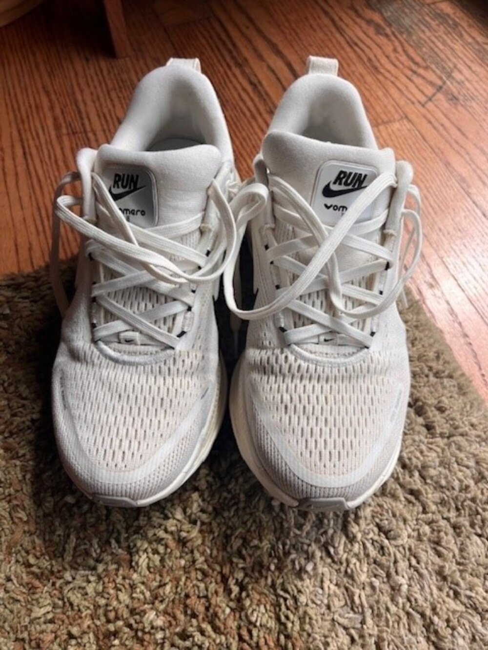 Nike Vomero 18 Women's Running Shoes (size 7) - Picture 3 of 6